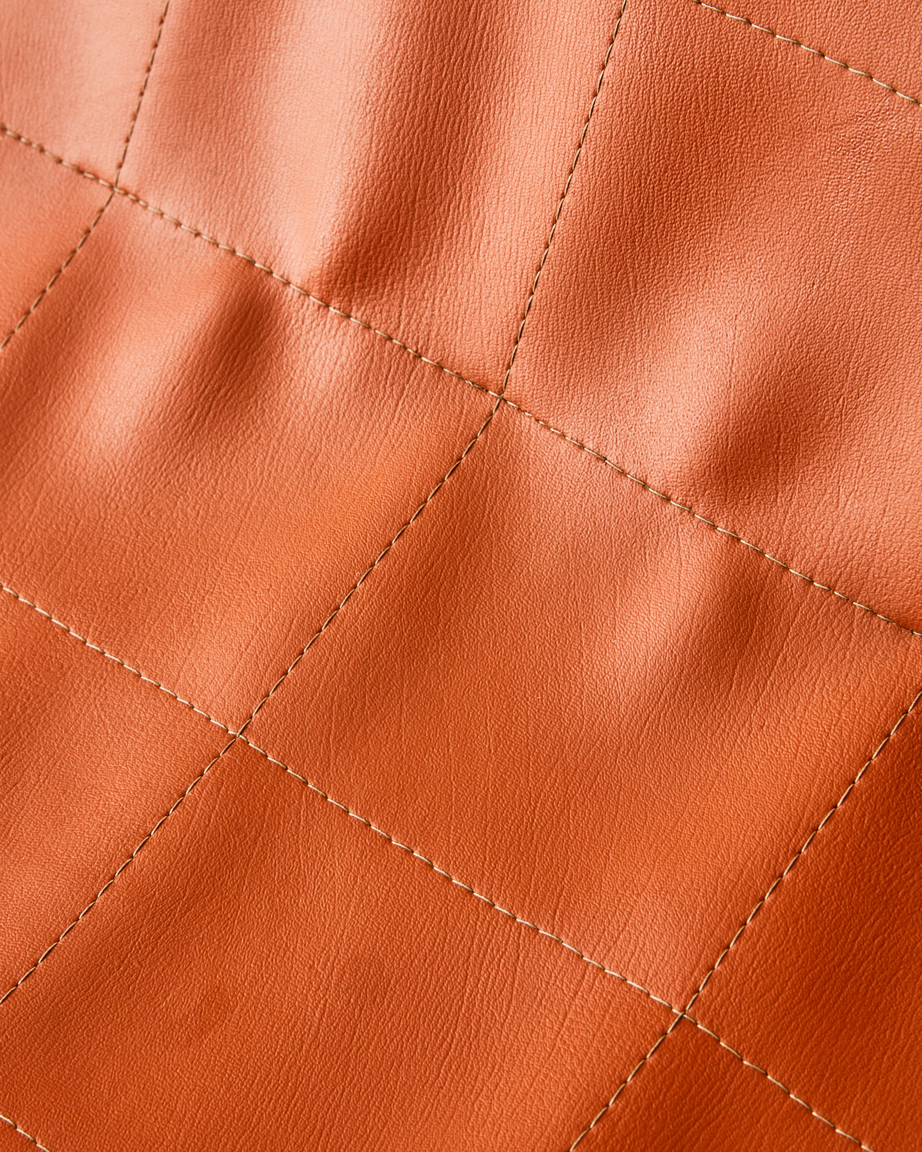 A PAIR OF OURO PETRO LOUNGE CHAIRS BY JORGE ZALSZUPIN - Image 7