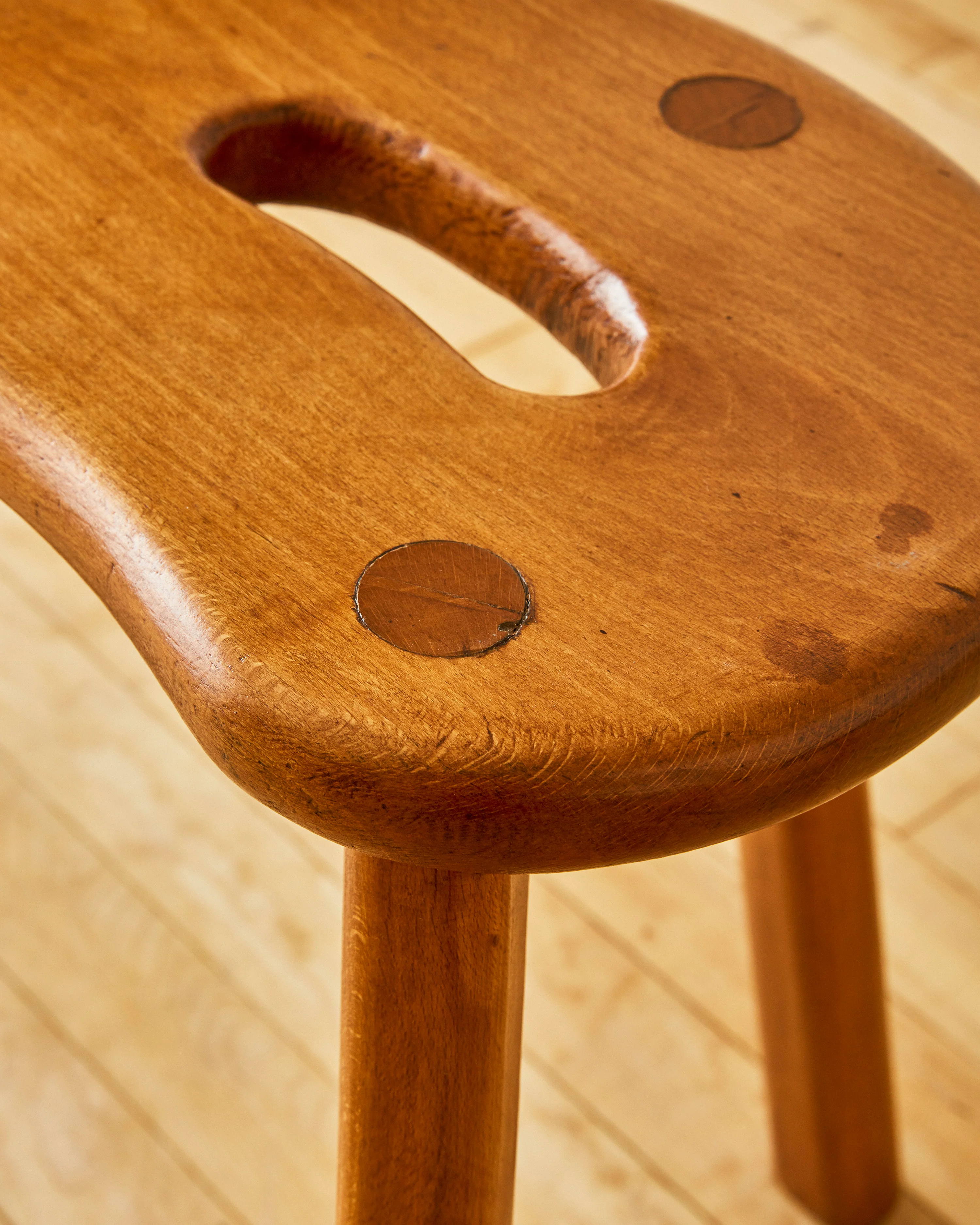 A PAIR OF TRIPOD ELM WOOD STOOLS C.1950 - Image 7