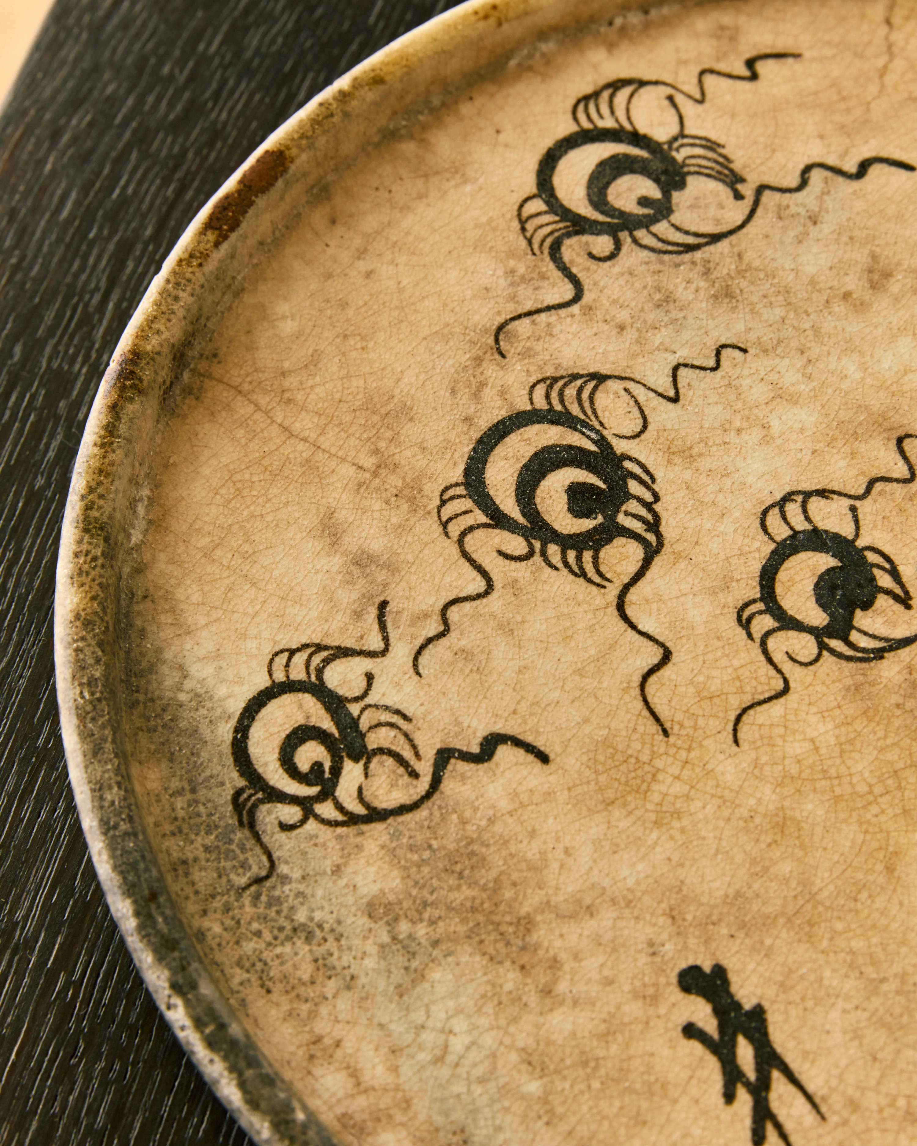 ANTIQUE JAPANESE ORIBE CERAMIC PLATE - Image 7