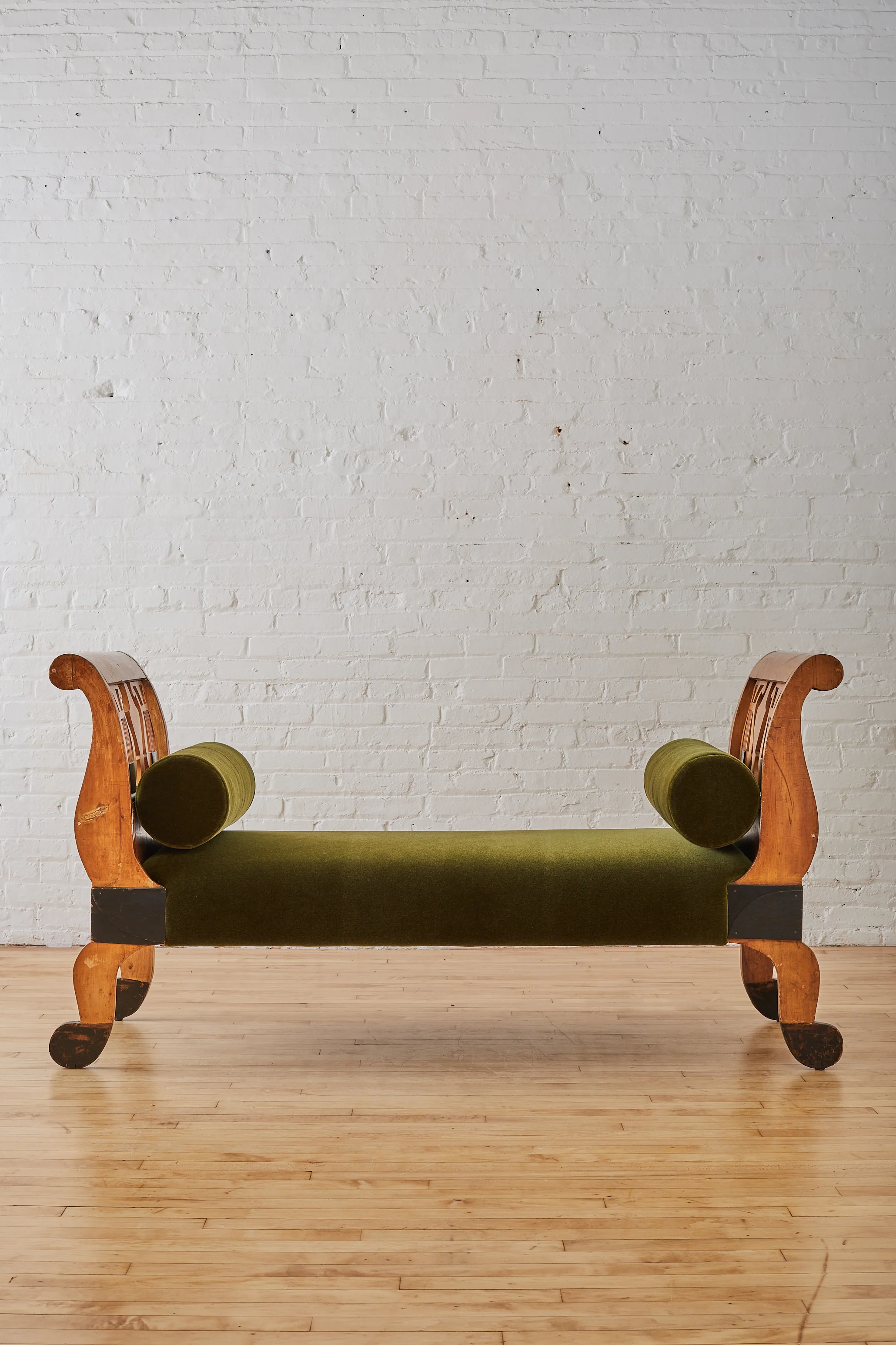 BIEDERMEIER BIRCH DAYBED IN GREEN MOHAIR - Image 3