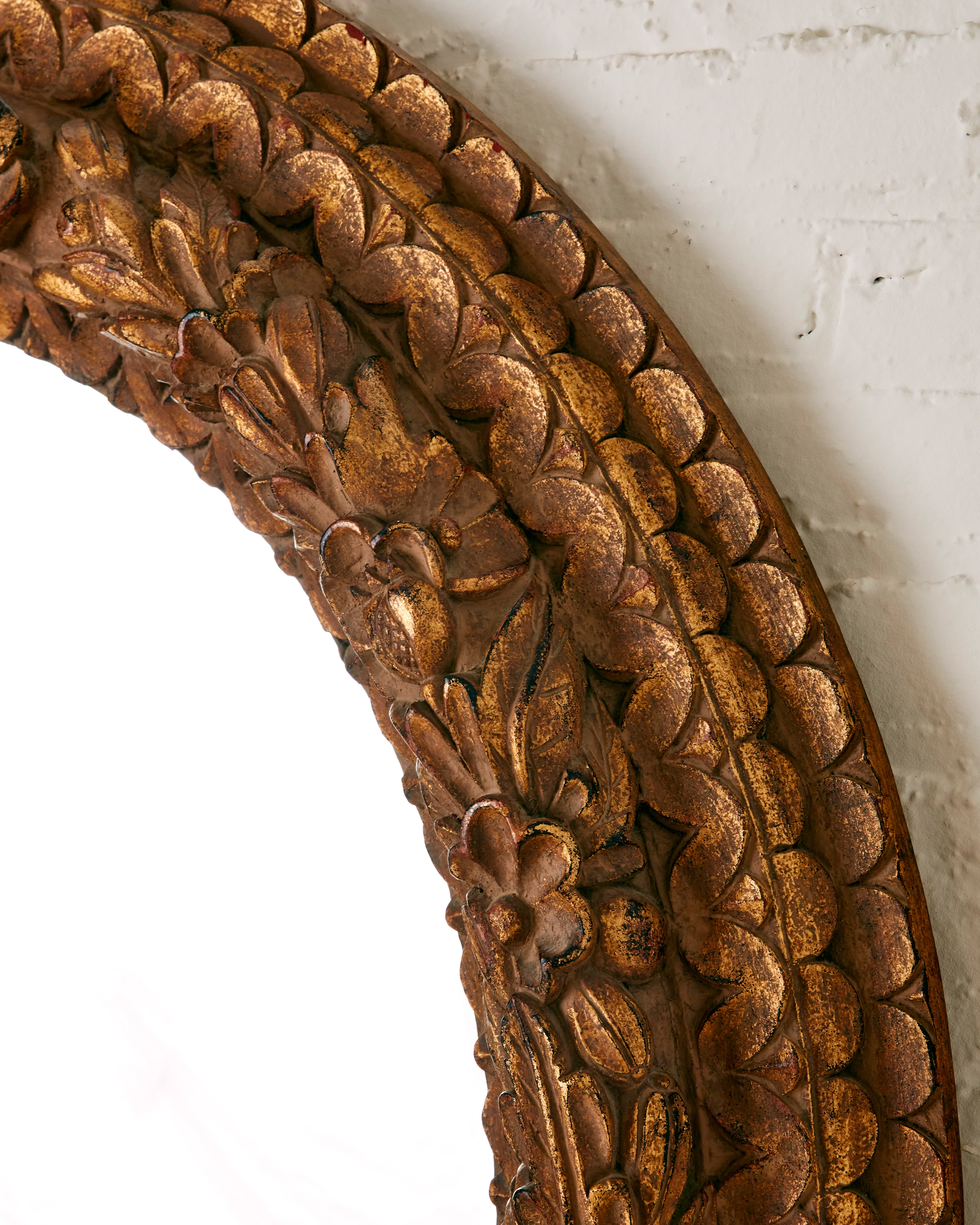 CARVED GILTWOOD MIRROR - Image 3