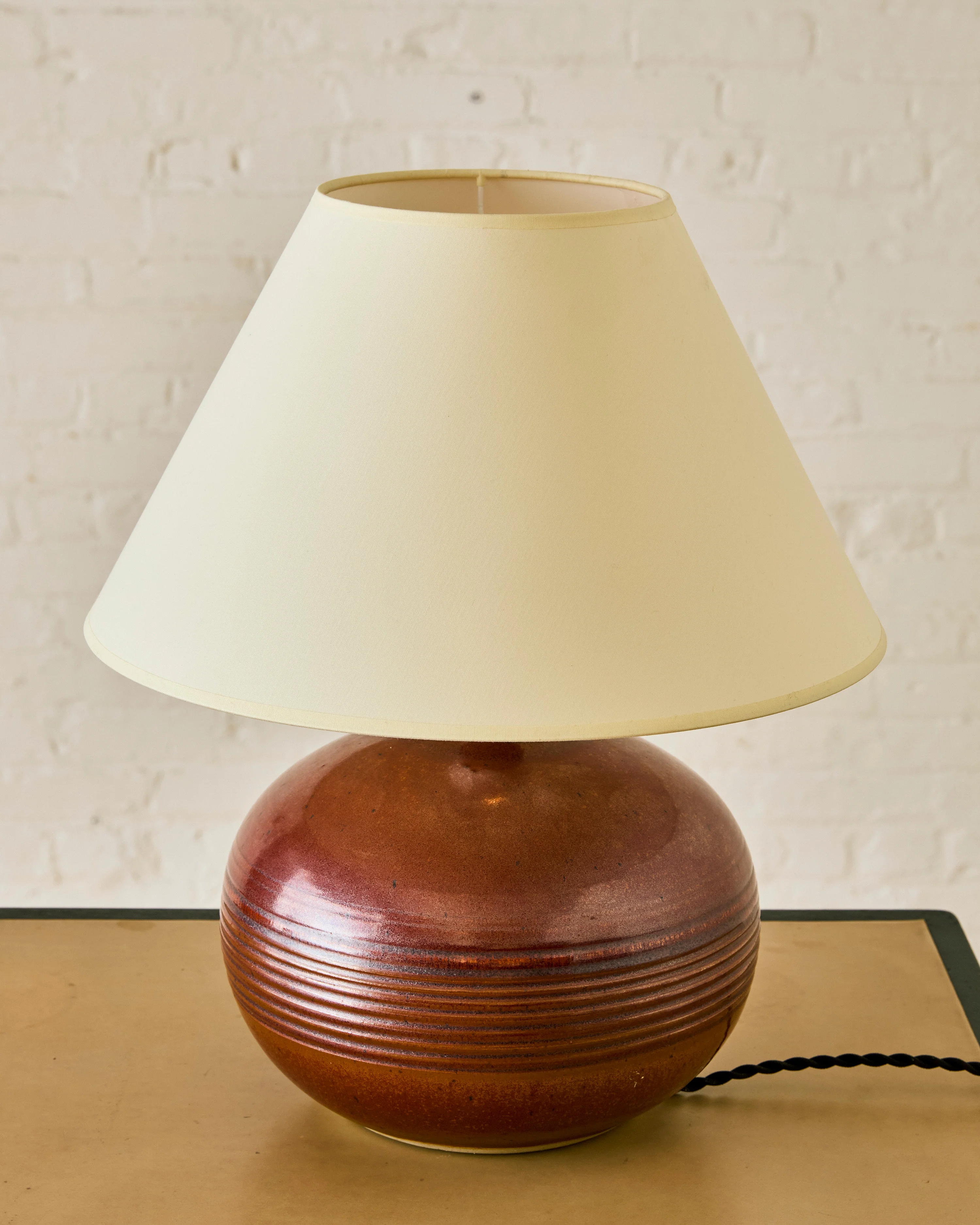 FRENCH CERAMIC ROUND TABLE LAMP C. 1960's - Image 3