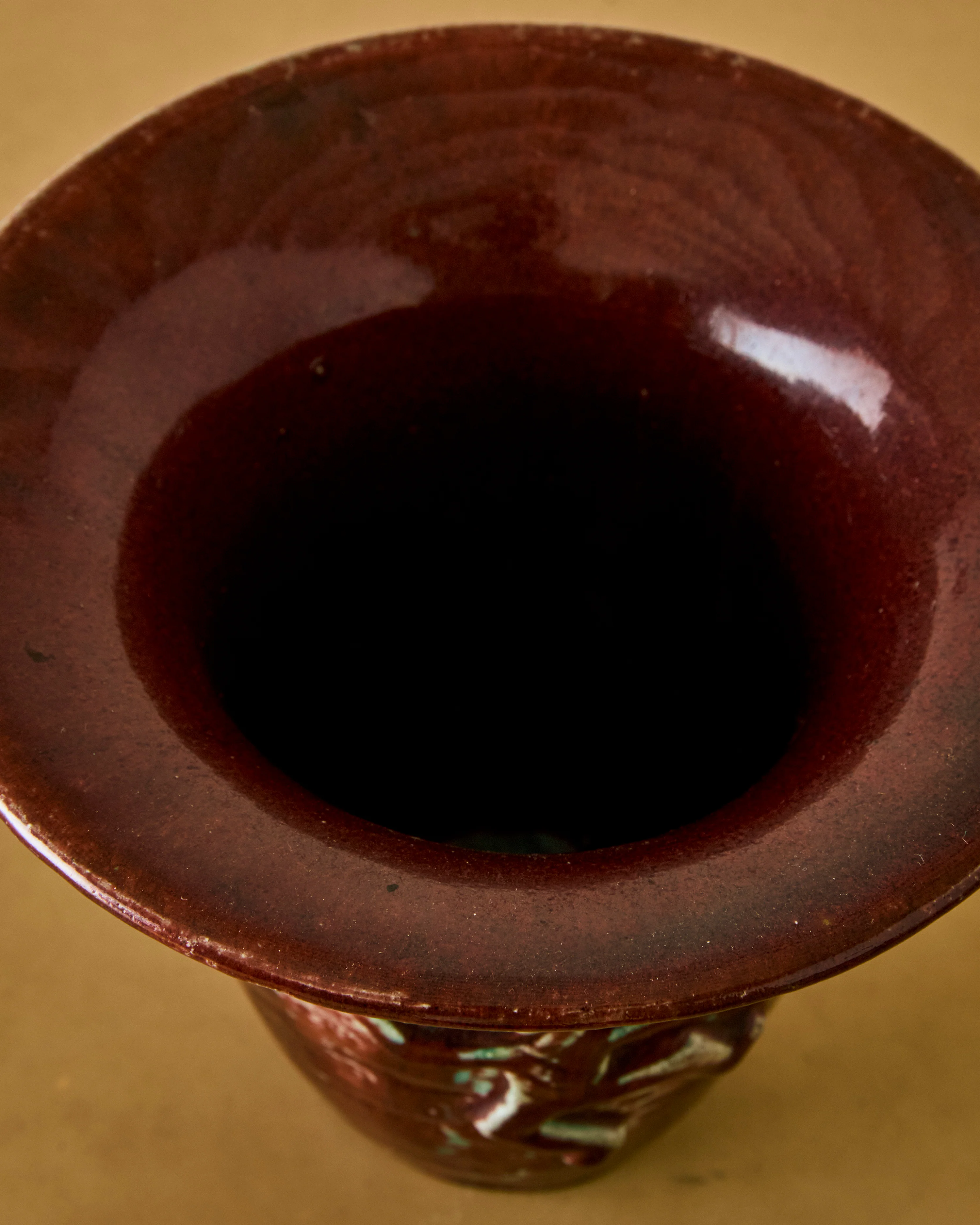 JAIS NIELSEN BORDEAUX FIGURAL VASE - Image 4