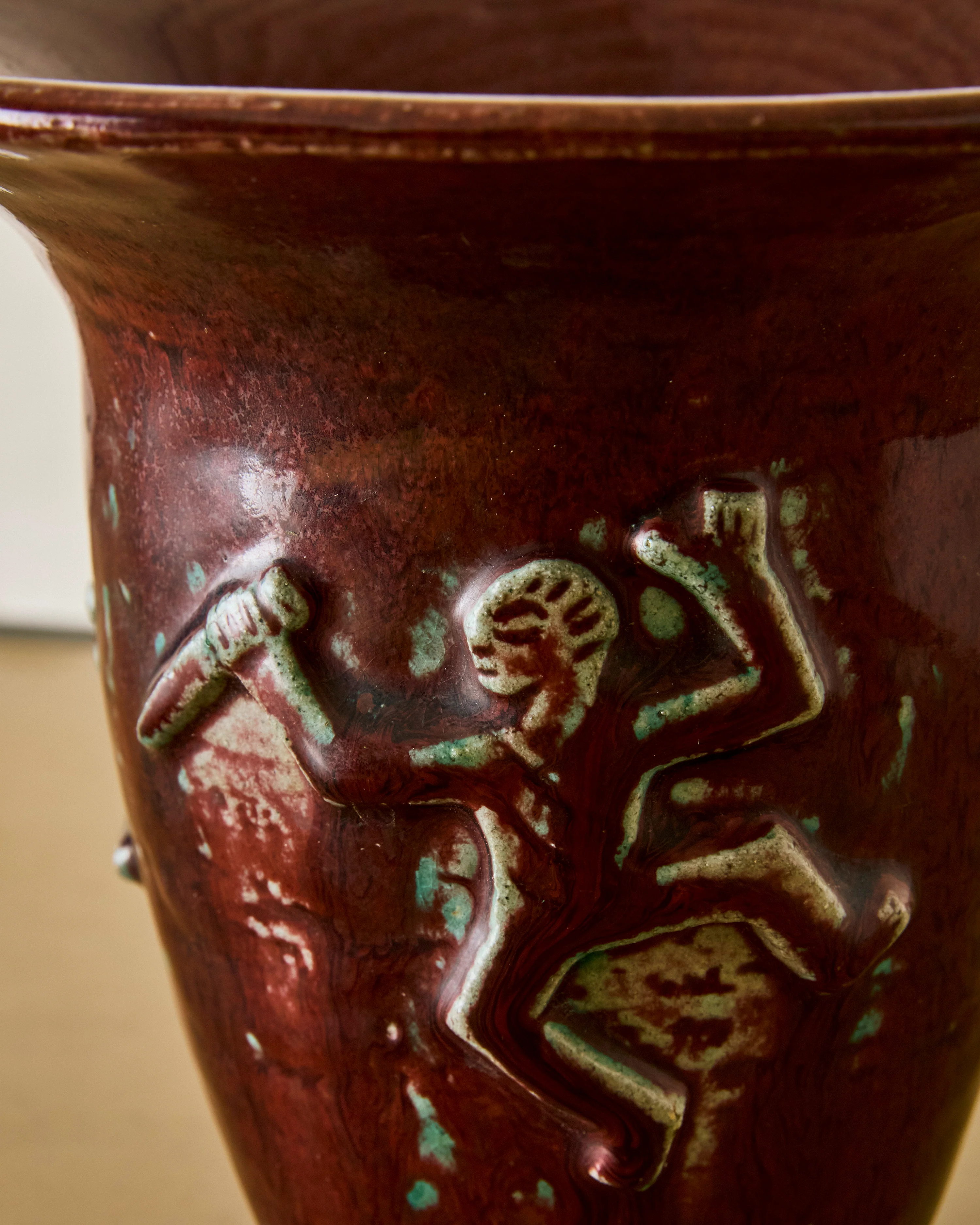 JAIS NIELSEN BORDEAUX FIGURAL VASE - Image 5