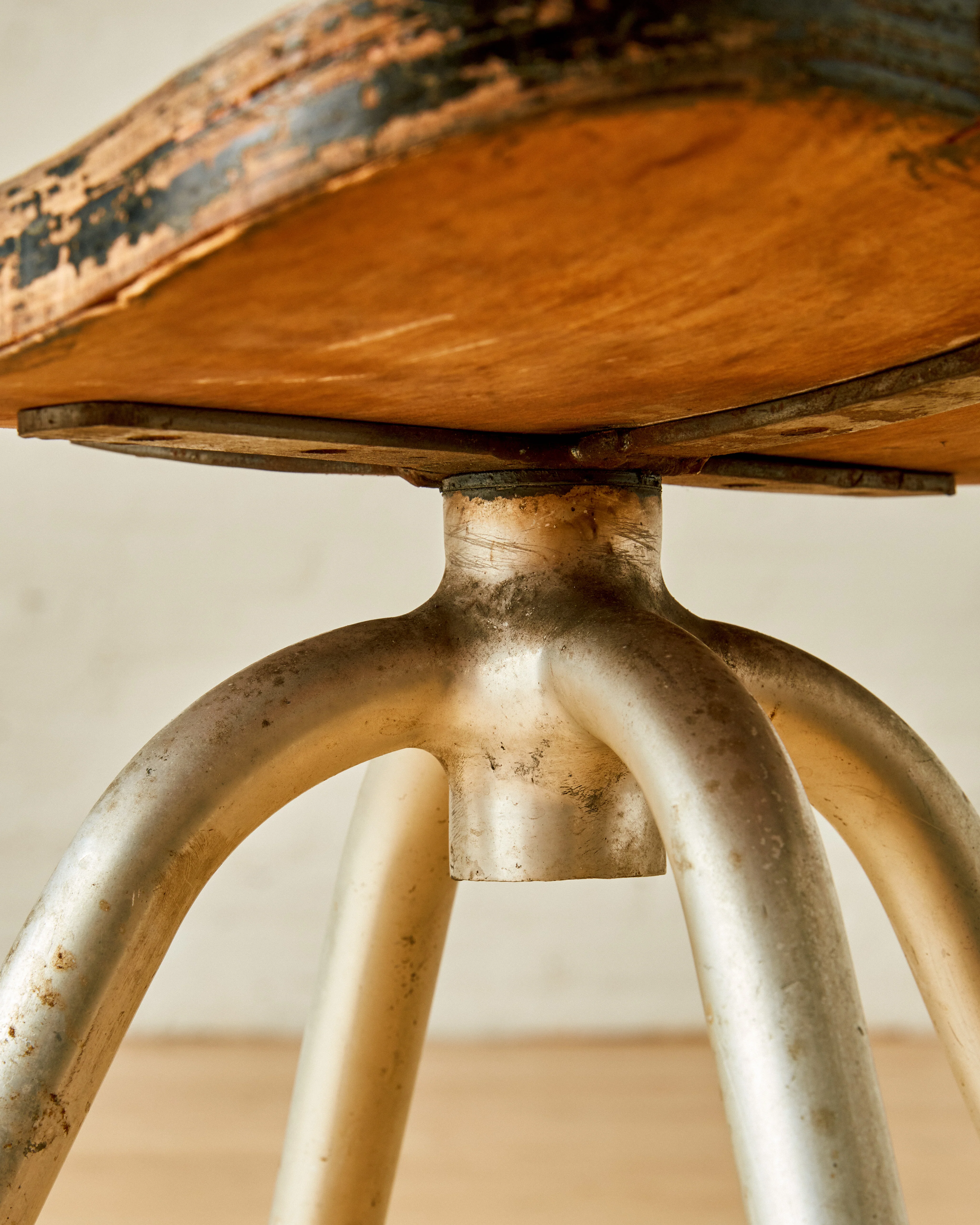 MODERNIST SWIVEL SIDE CHAIR ATTR. TO GIUSEPPE TERRAGANI - Image 7