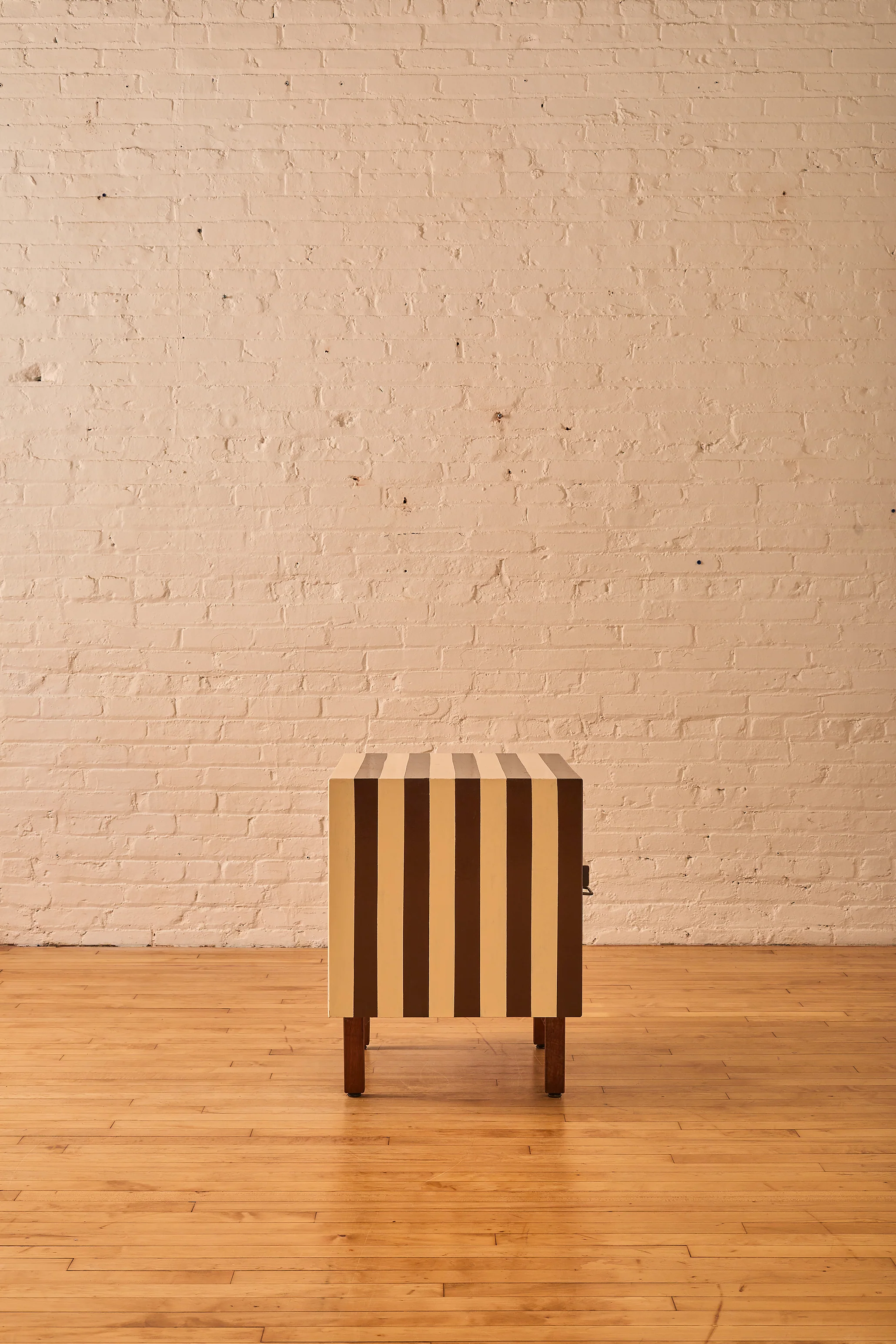 JENS RISOM PAINTED CABINET - Image 5