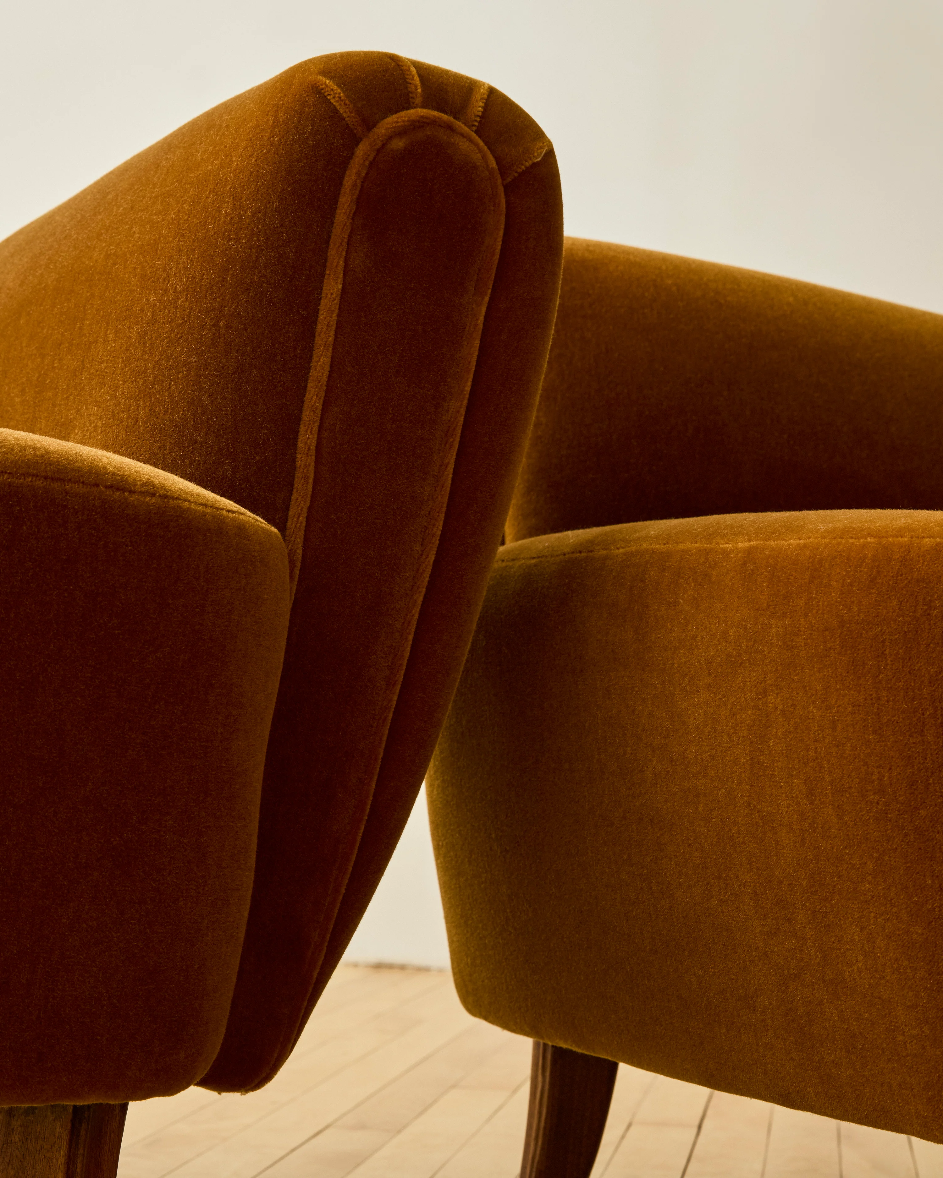 PAIR OF FLOATING ARM DECO LOUNGE CHAIRS C. 1940'S - Image 9