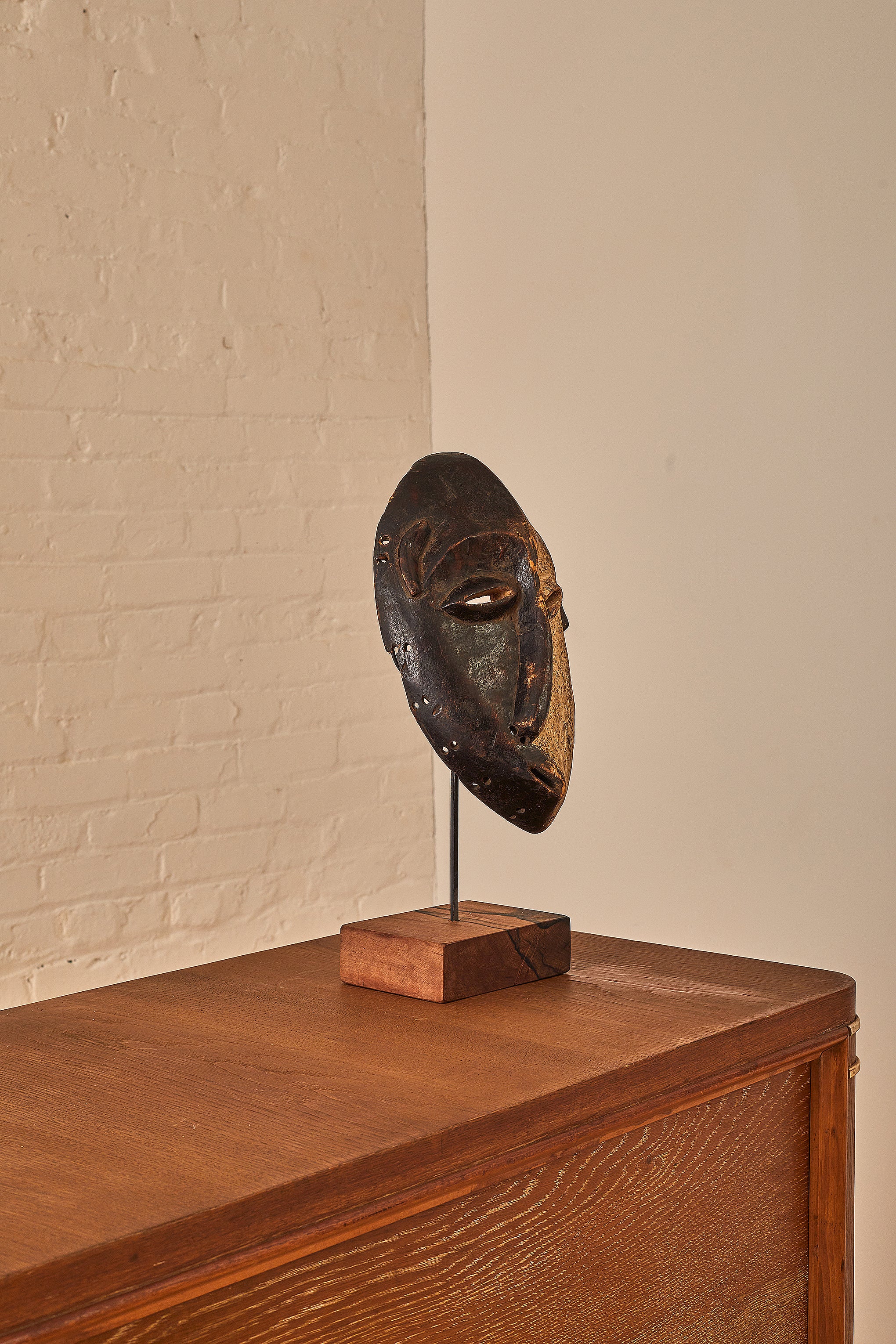 PENDE ILLNESS MBANGU MASK - Image 3