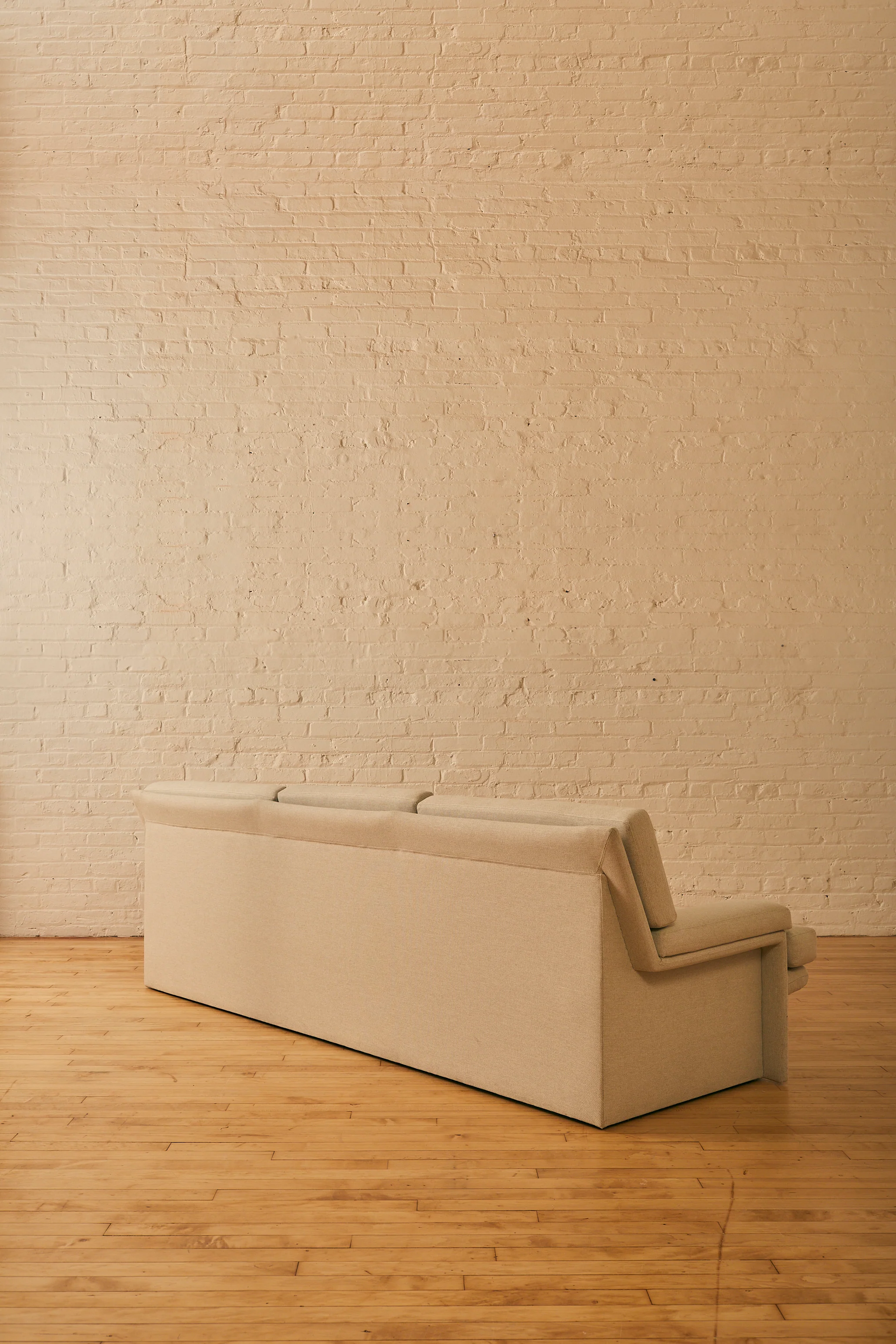 RECTANGULAR MODERNIST SOFA - Image 4