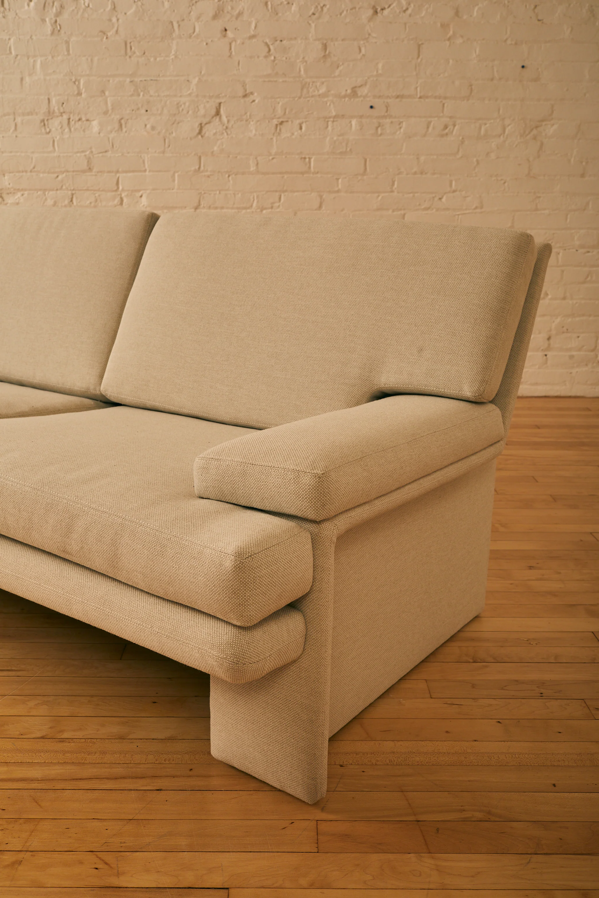 RECTANGULAR MODERNIST SOFA - Image 7