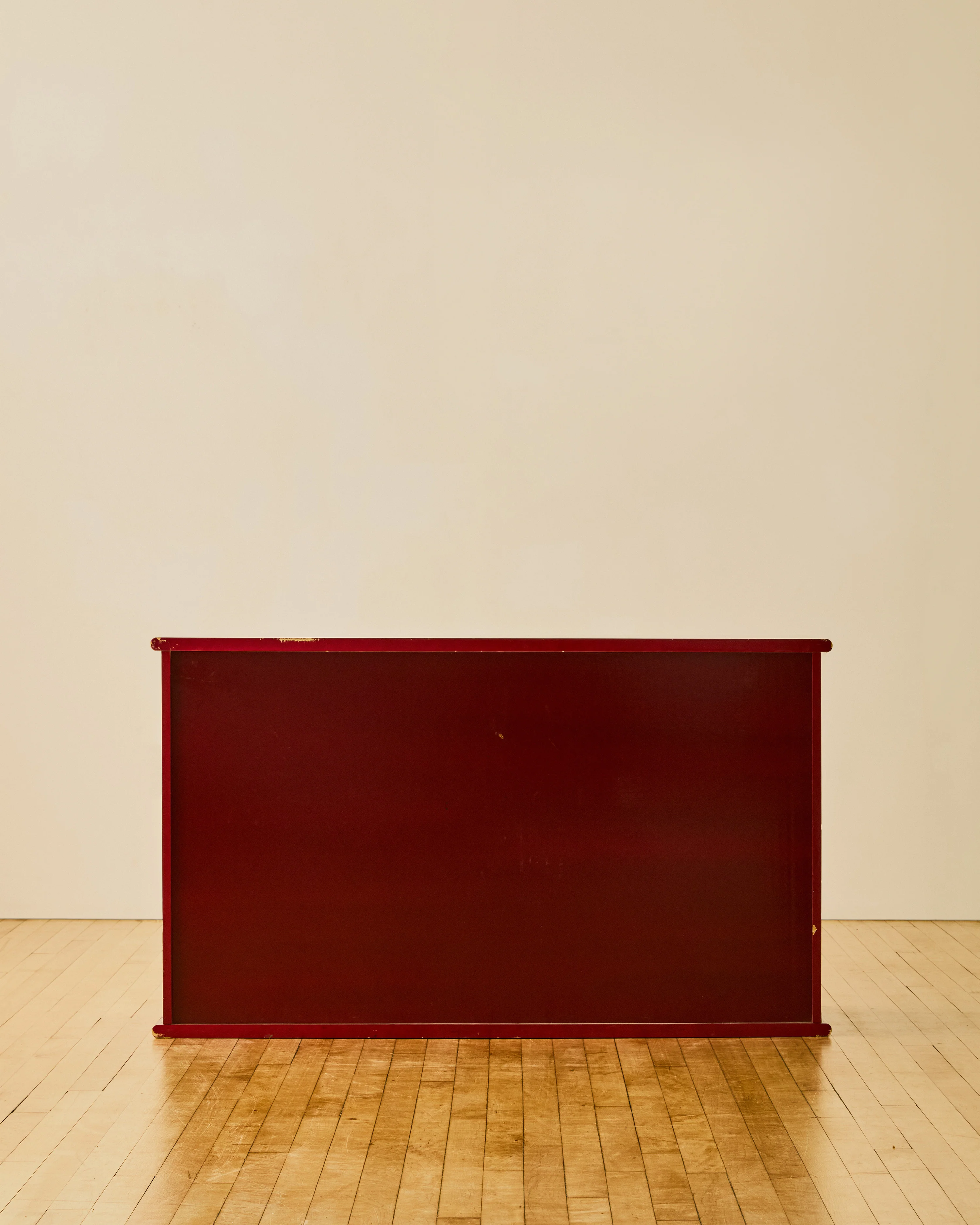 RED LACQUERED WOOD AND BRASS CREDENZA BY MARIO SABOT - Image 6
