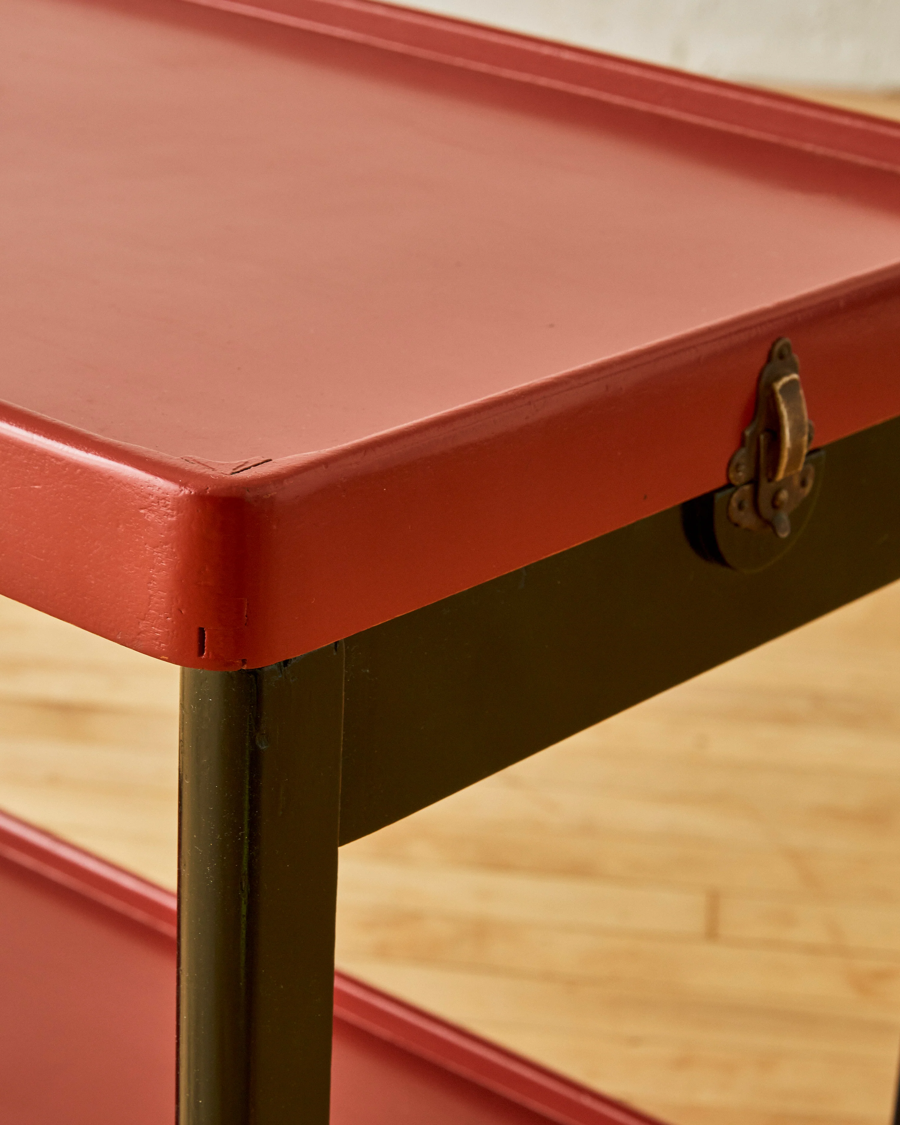 RED LACQUER WOOD SIDE TABLE C. 1955 - Image 6