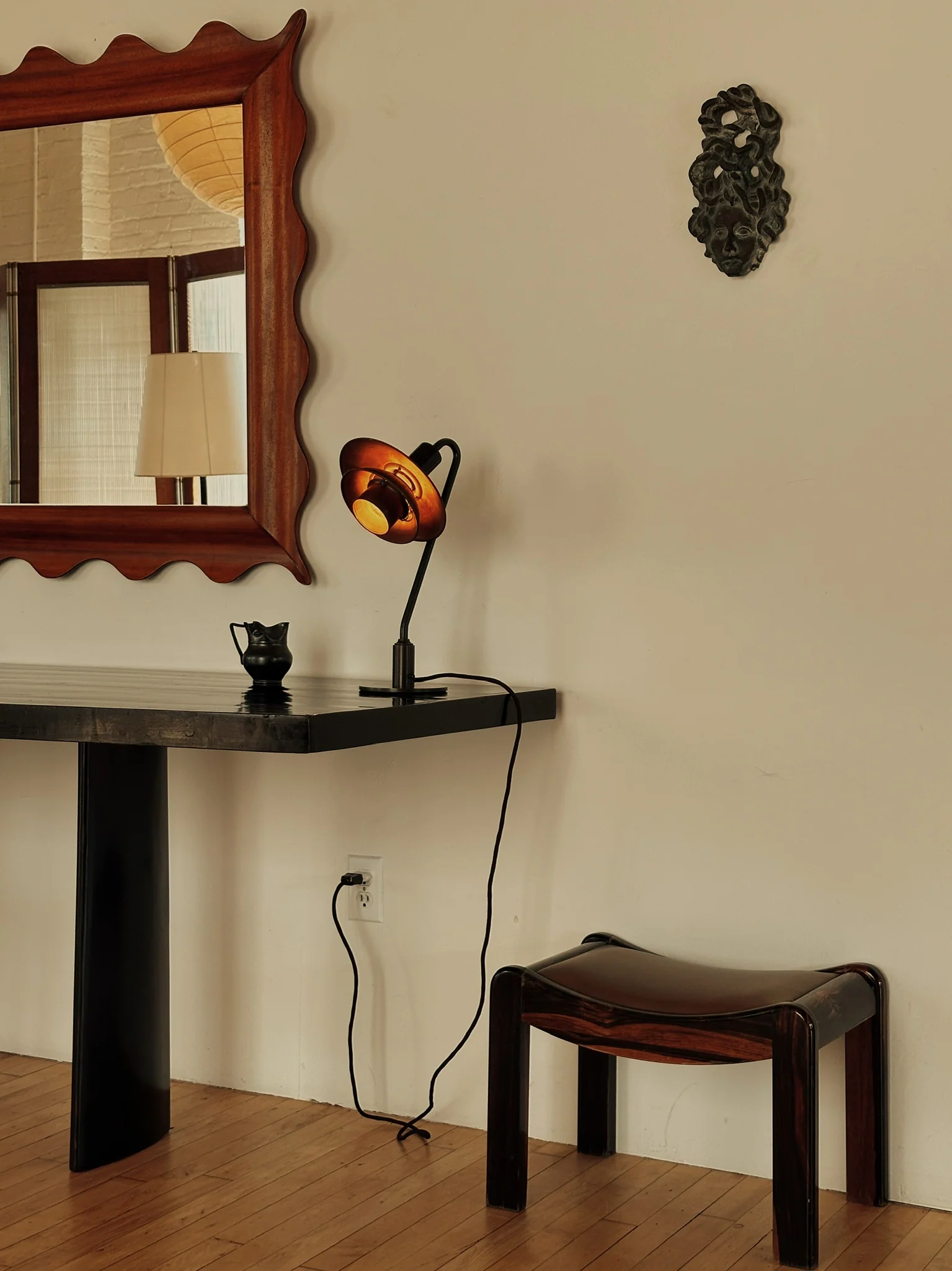 SCALLOPED WOOD ITALIAN MIRROR - Image 5