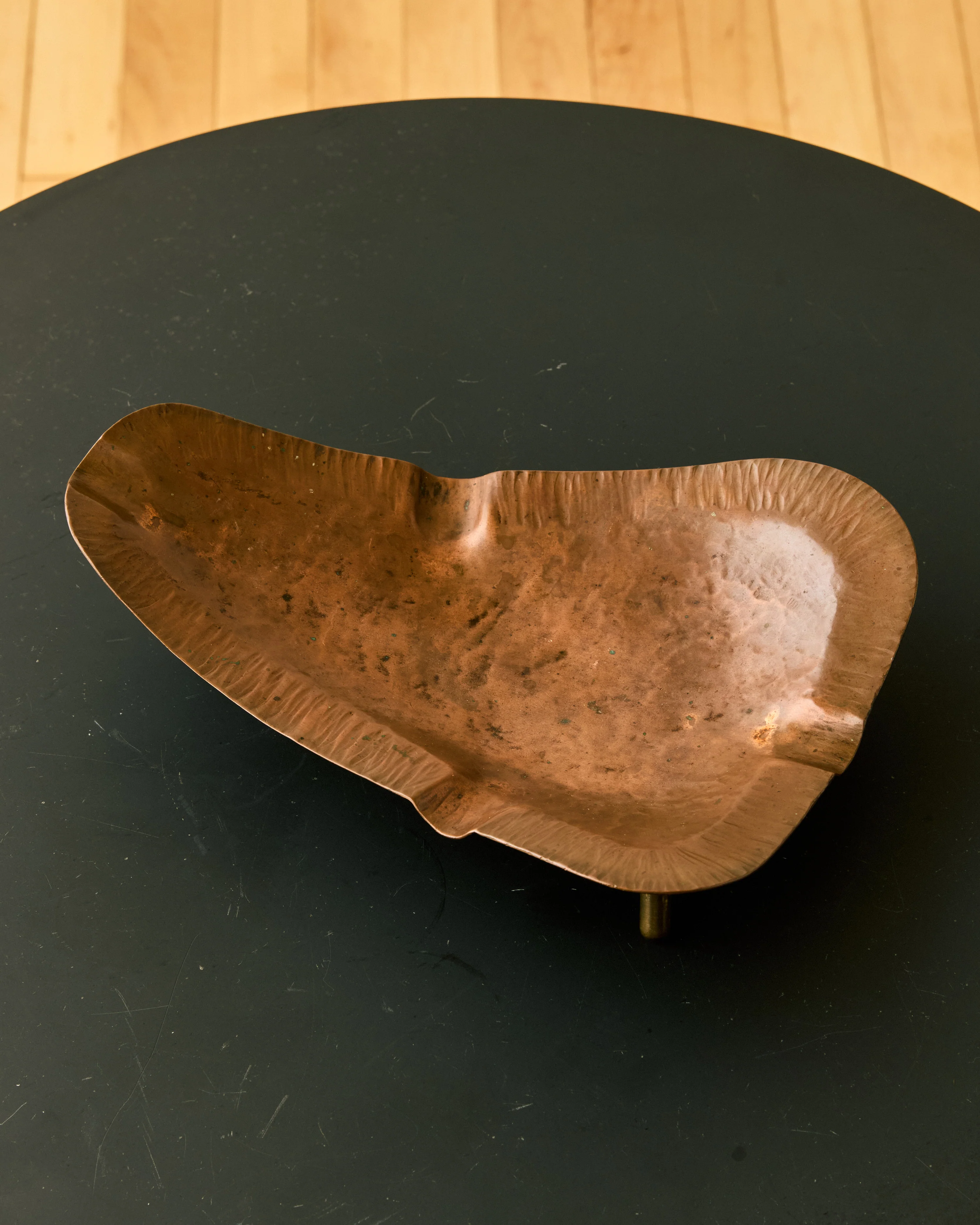 THREE LEG COPPER ASHTRAY - Image 3