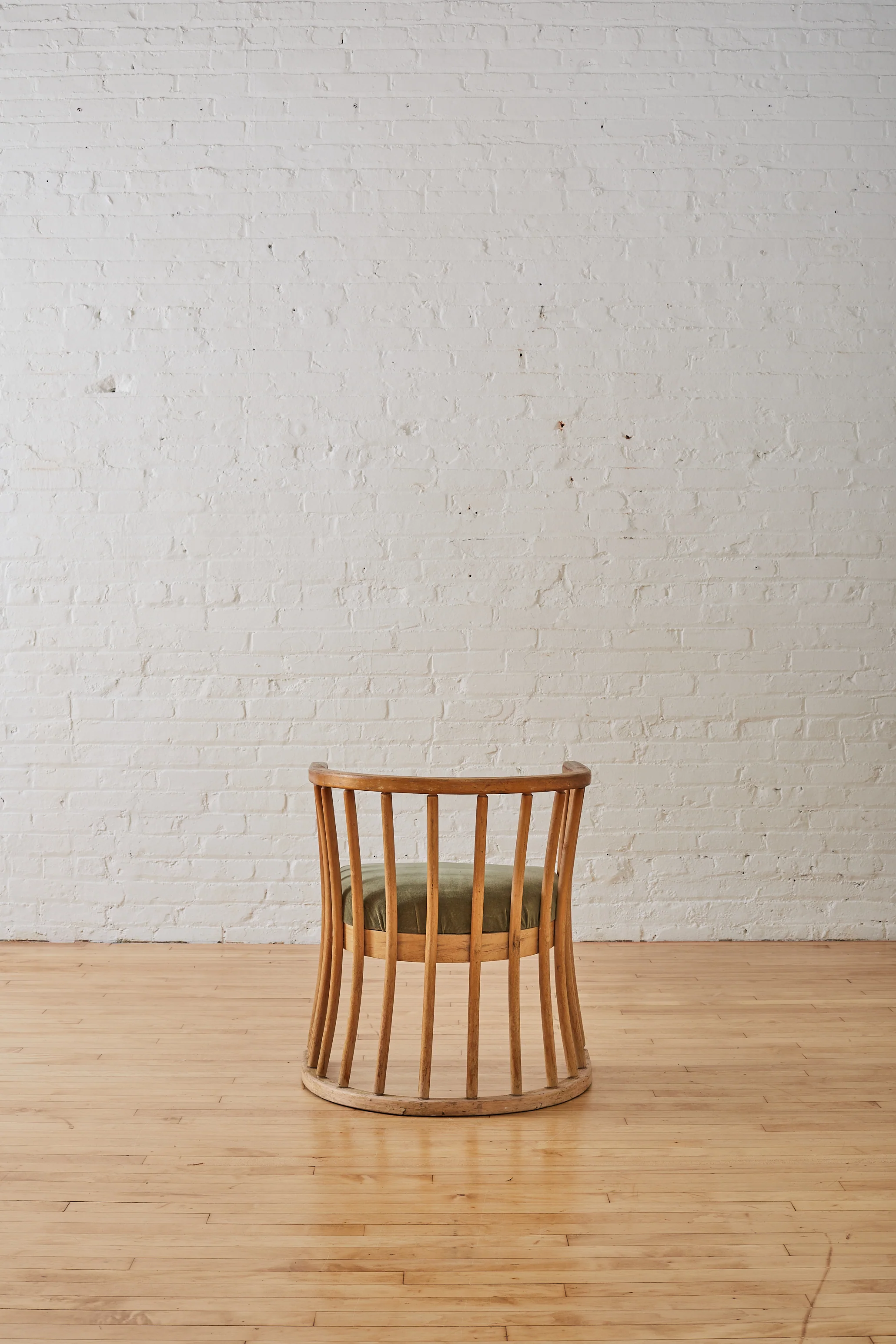 VIENNESE BARREL CHAIR - Image 4