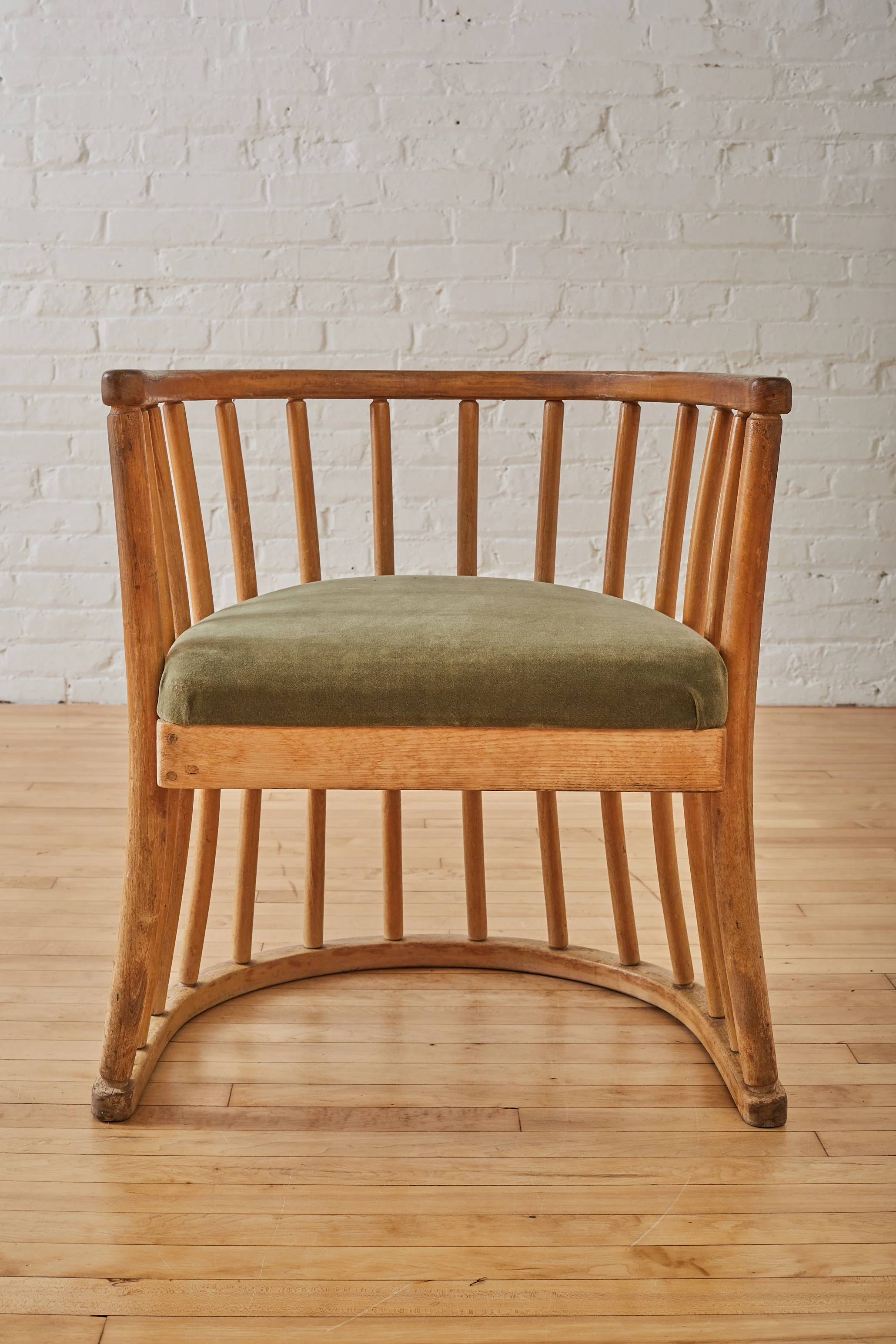 VIENNESE BARREL CHAIR - Image 5